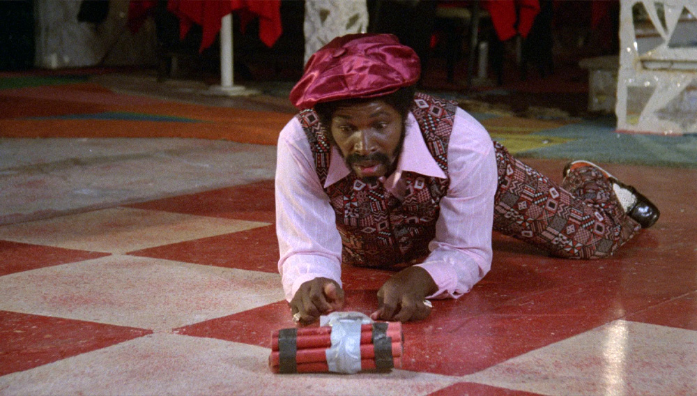 Rudy Ray Moore in PETEY WHEATSTRAW (1977)